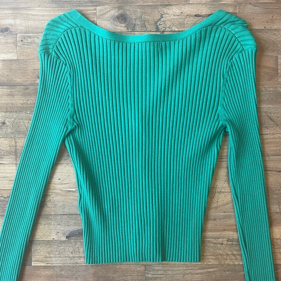 H&M Green Sweater - Picture 3 of 4